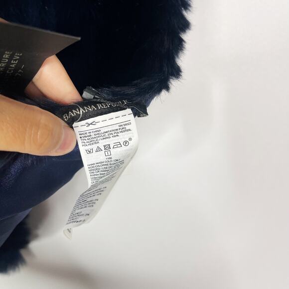 New Banana Republic Navy Blue Faux Fur Blocked Peppy Scarf Wrap Warm Winter - Picture 9 of 11